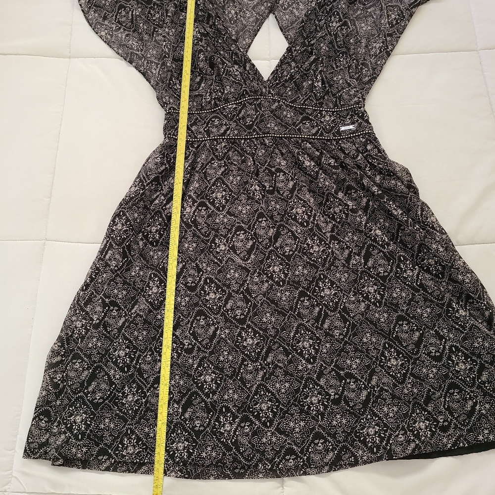 GUESS BLACK/WHITE FLORAL PRINT DRESS - Picture 9 of 9